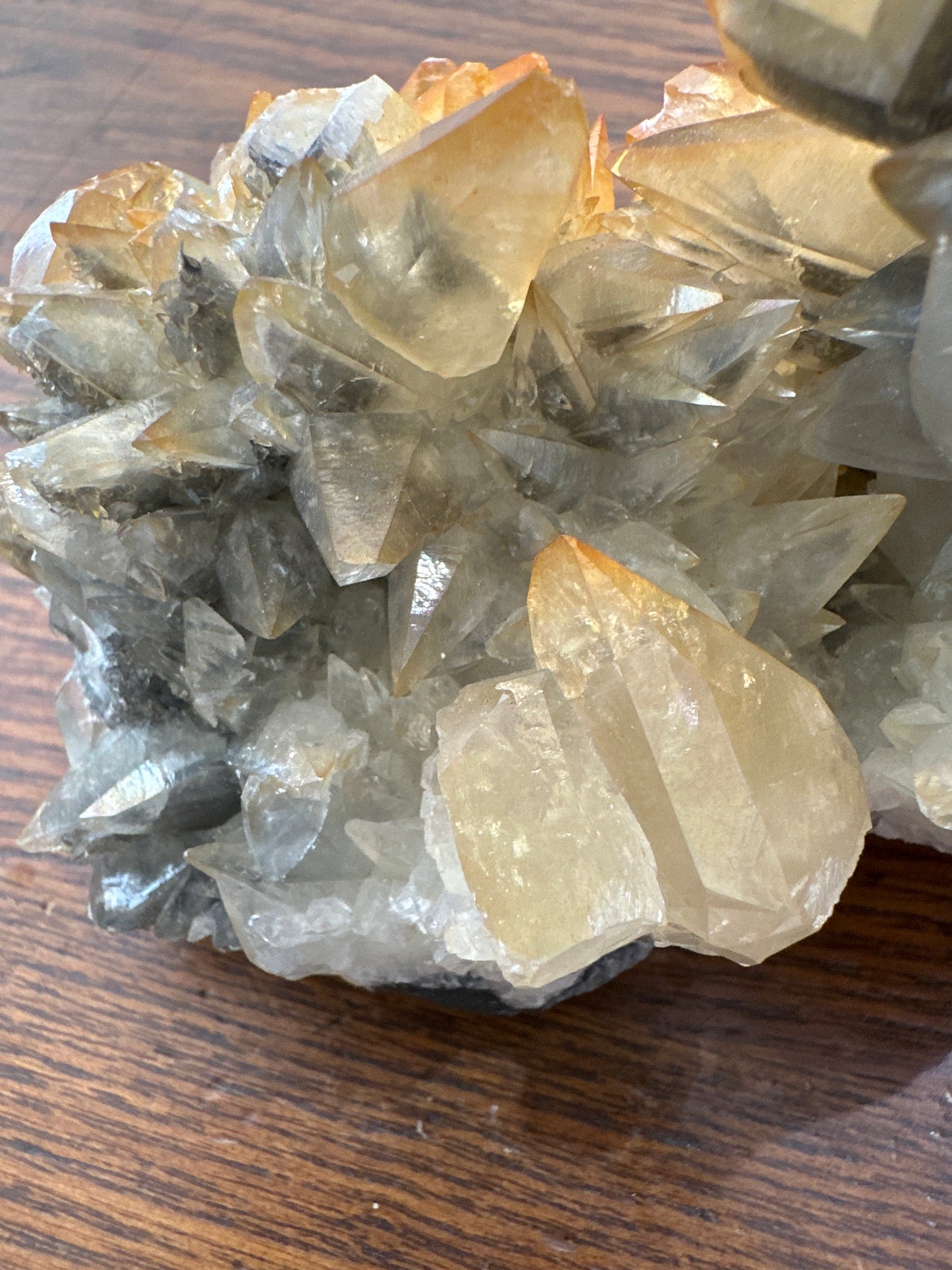 dogtooth calcite w/phantoms, Hubei, China