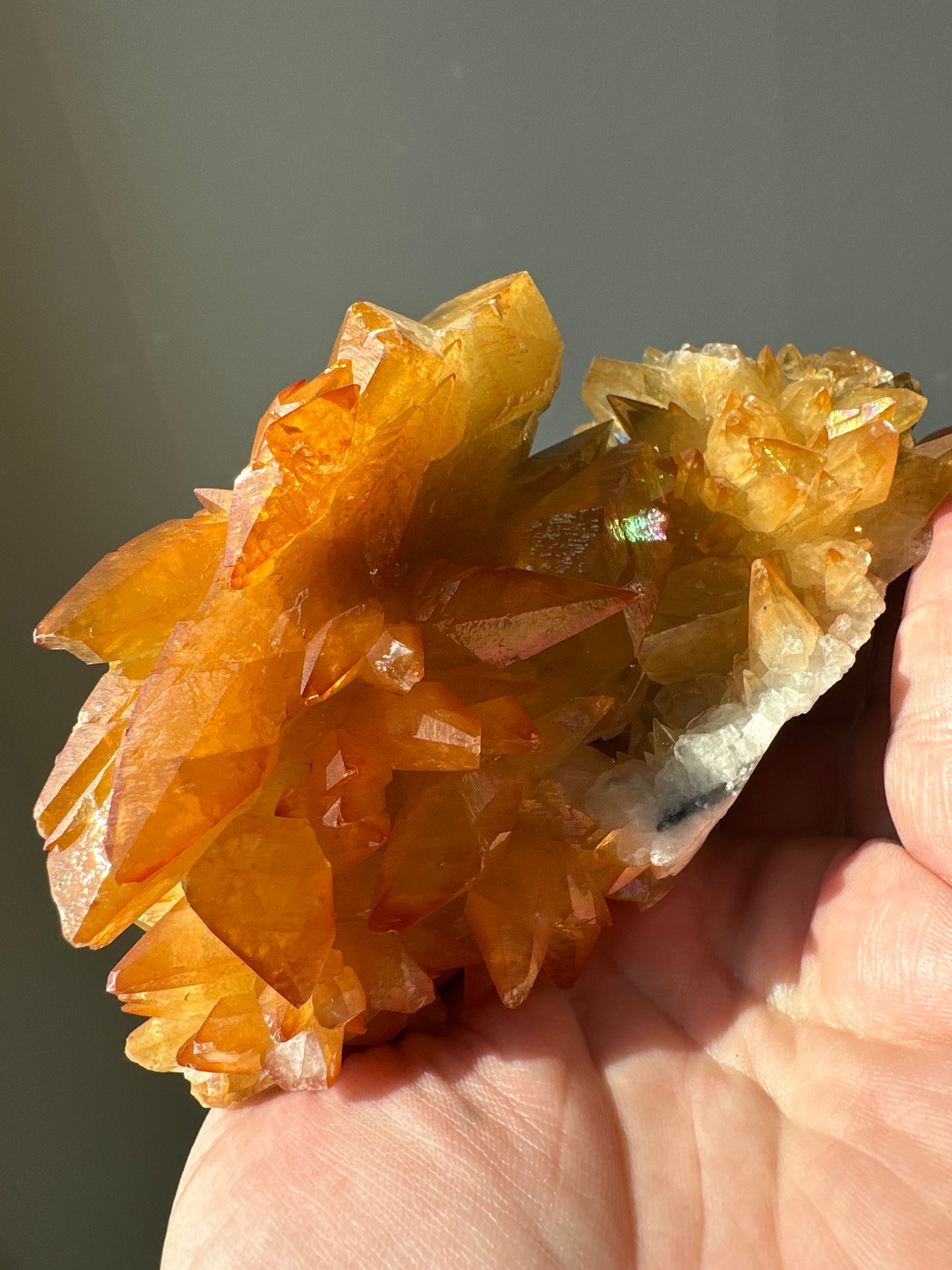 dogtooth calcite w/phantoms, Hubei, China