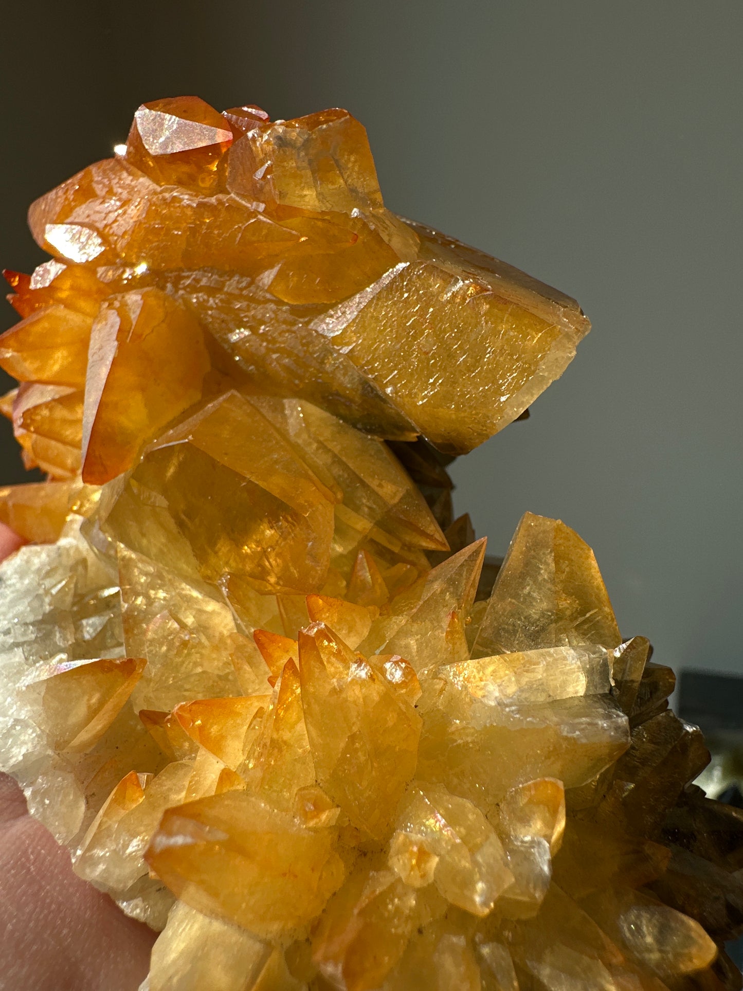 dogtooth calcite w/phantoms, Hubei, China