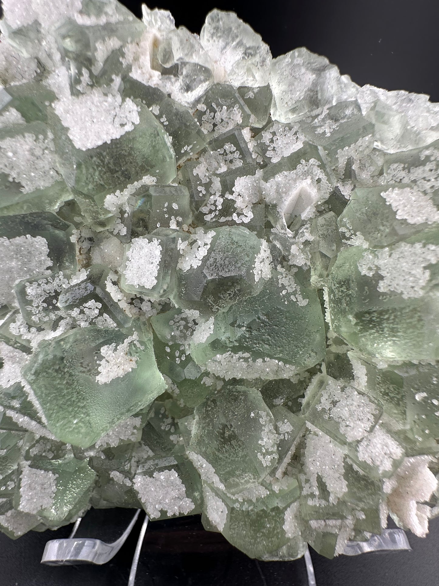 Modified edge (beveled) Fluorite with Quartz, Fujian