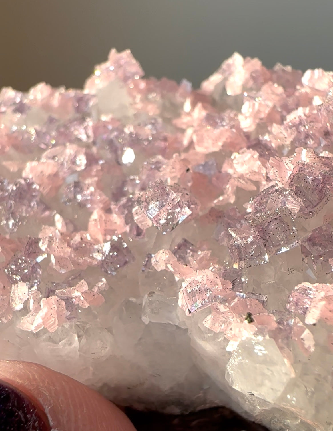 Gemmy Rhodochrosite, Fluorite. Wutong Mine, China