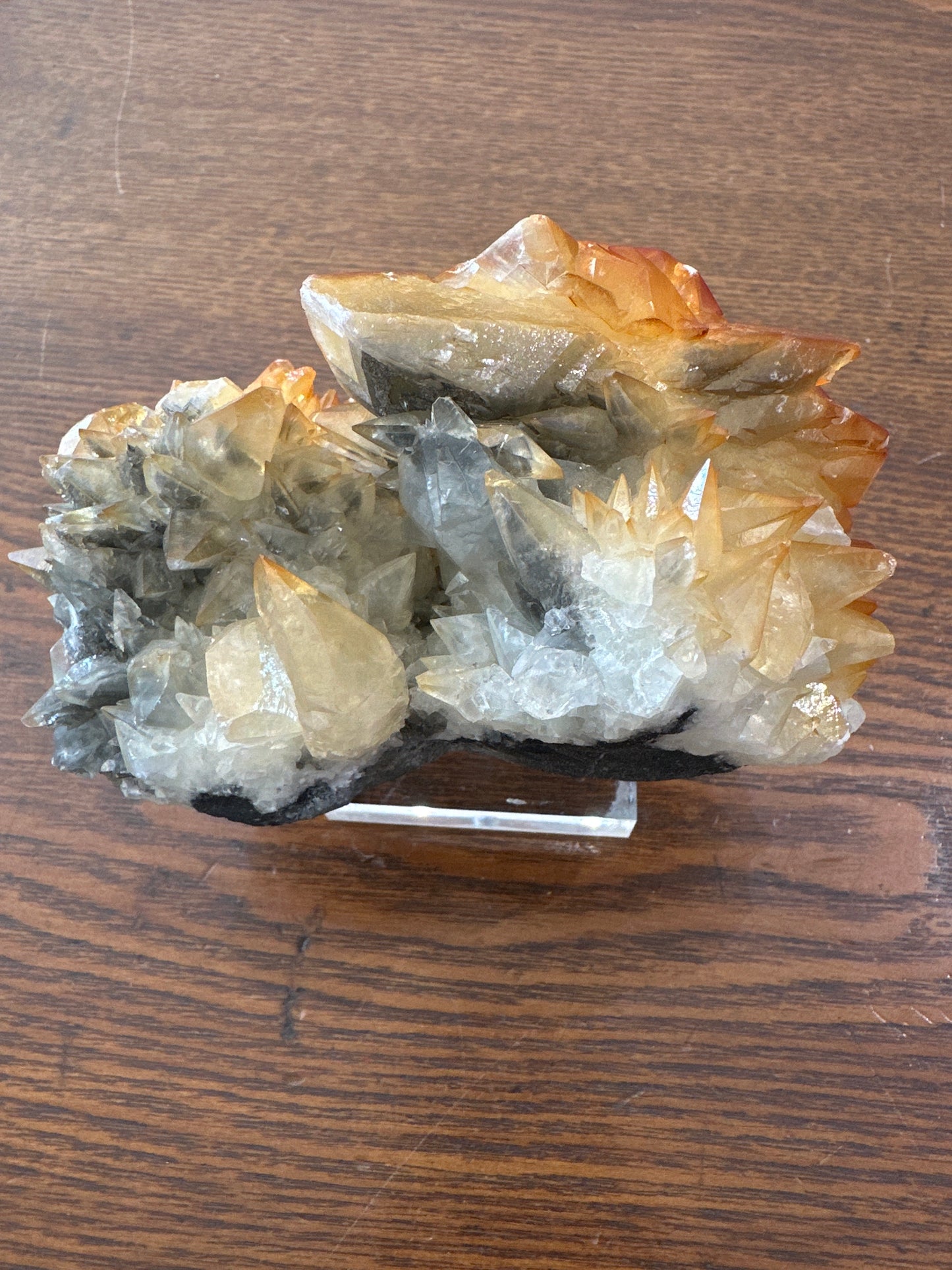 dogtooth calcite w/phantoms, Hubei, China