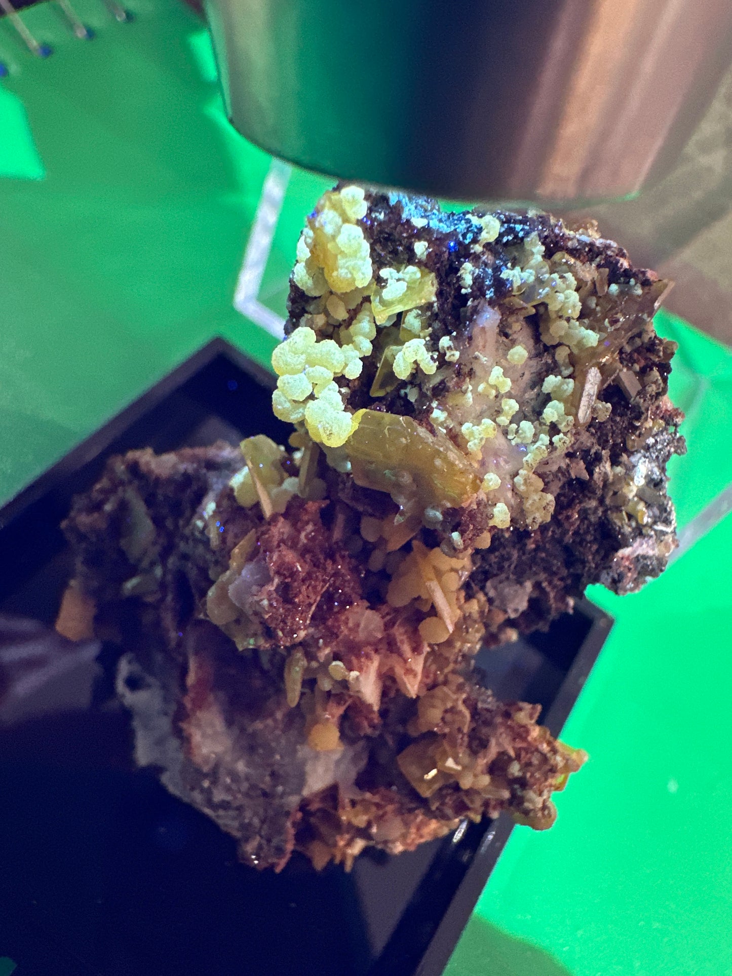 Wulfenite & uv-reactive Mimetite, La Morita Mine, Mexico