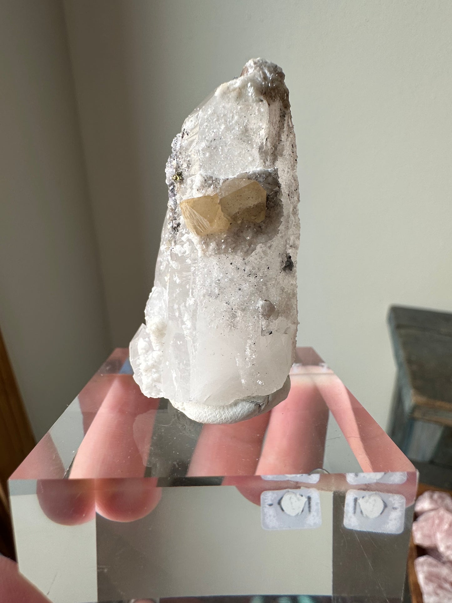 Scheelite on Quartz, YGX