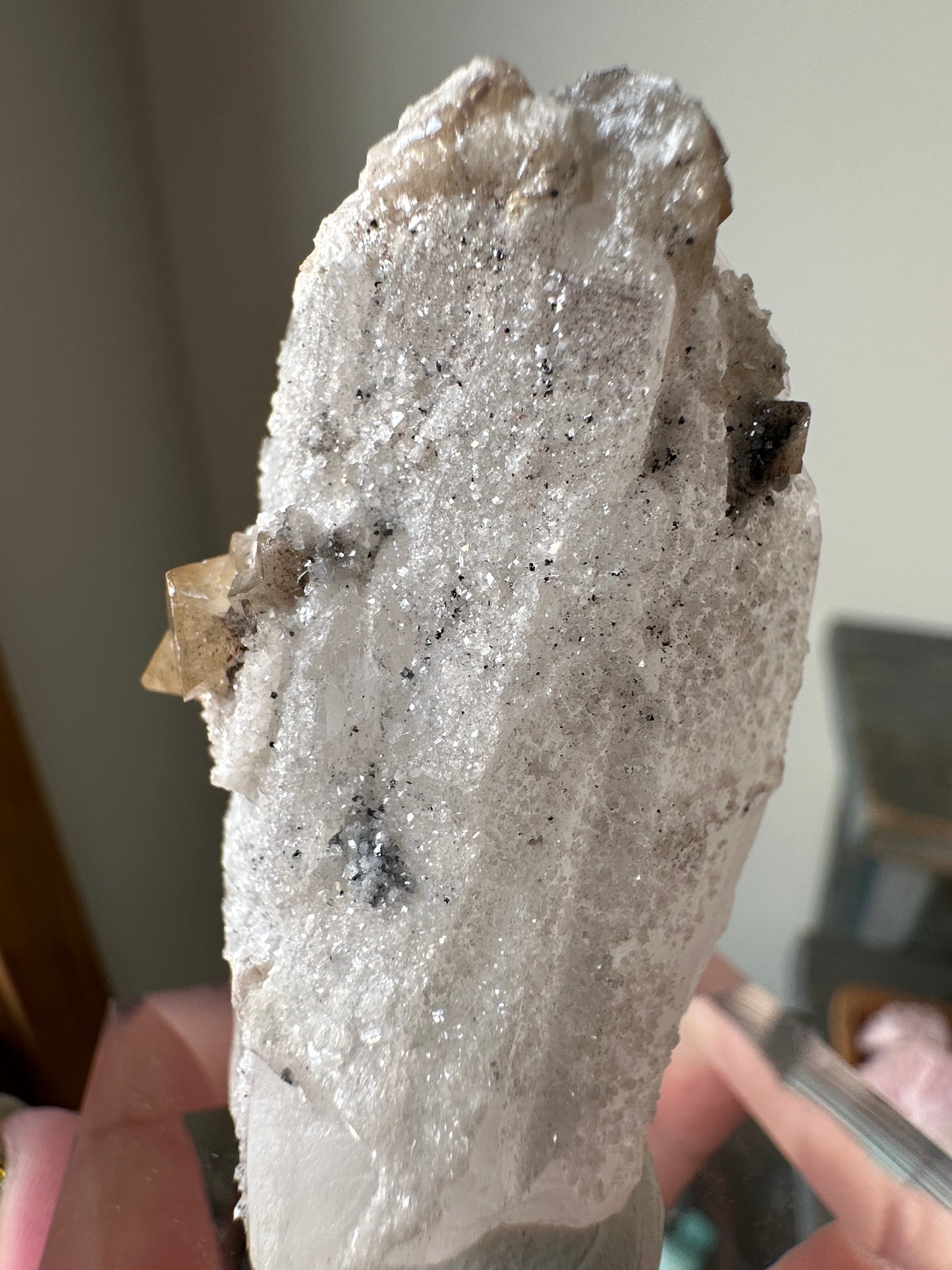 Scheelite on Quartz, YGX