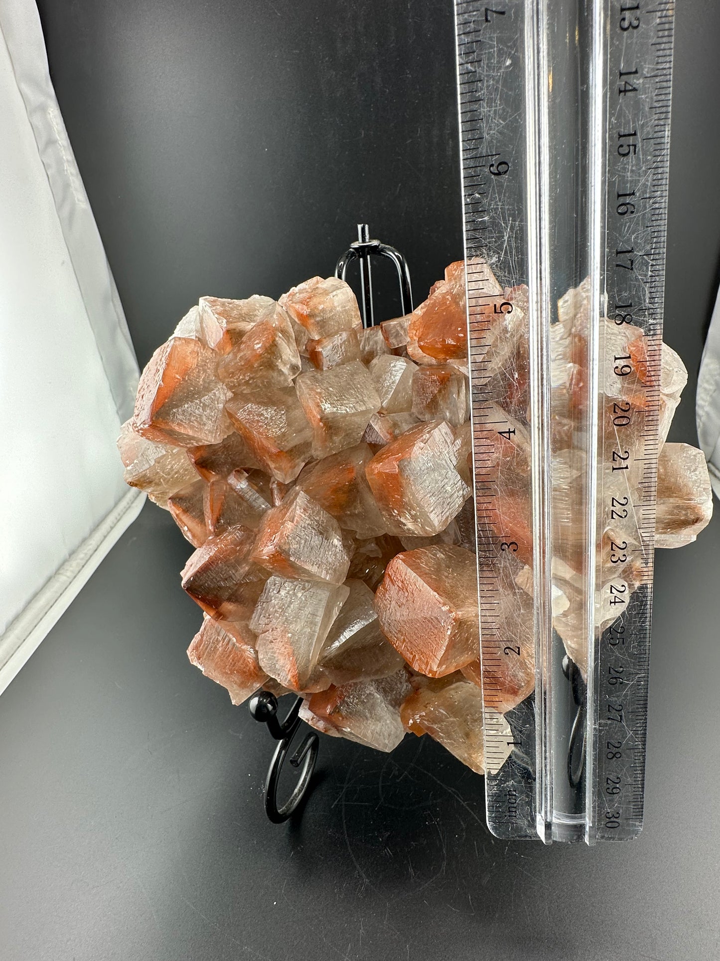 large cubic calcite cluster “heart” from Daye, Hubei, China