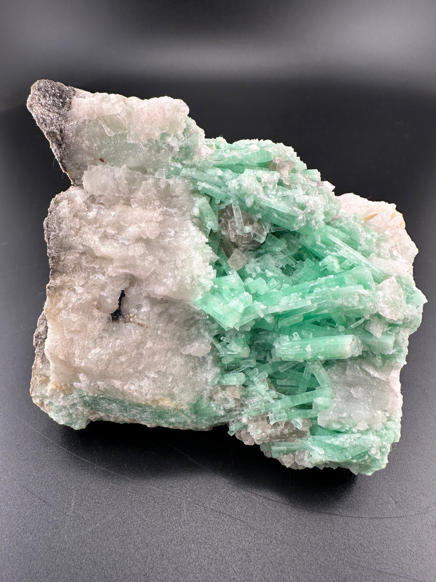 Emerald in Quartz Matrix, Yunnan