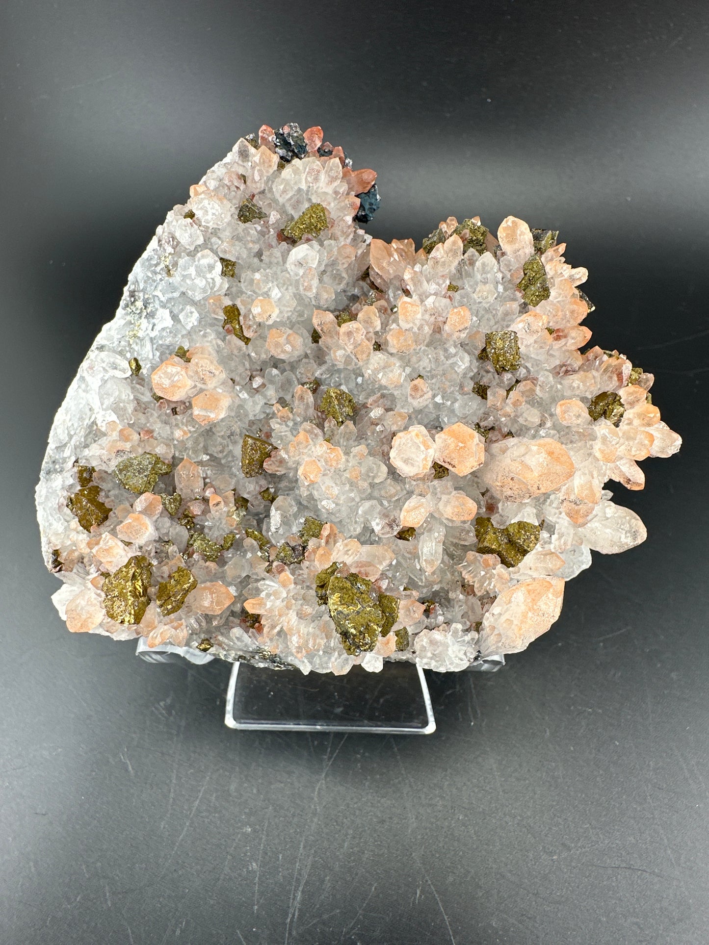 Hematite-included Quartz from Jiangxi, China