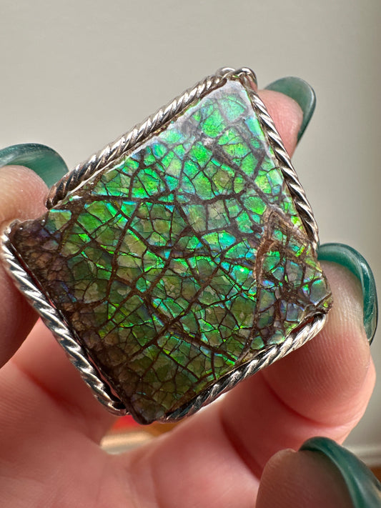 Ammolite pendant, in silver