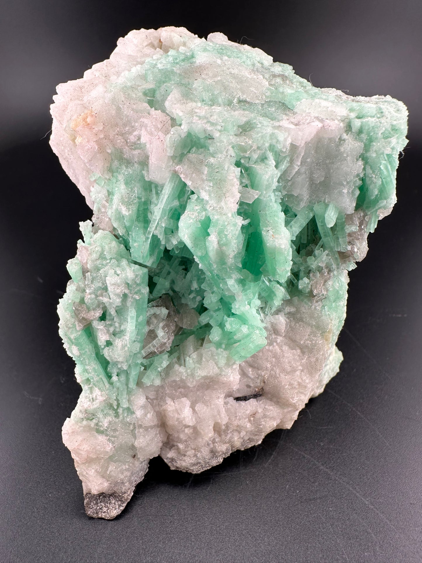Emerald in Quartz Matrix, Yunnan