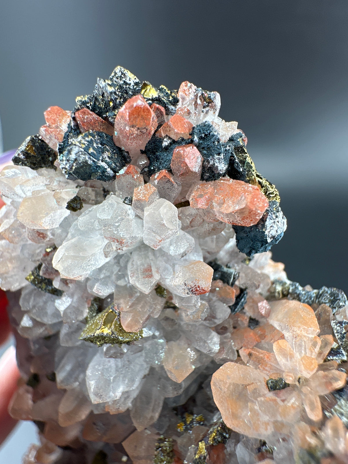 Hematite-included Quartz from Jiangxi, China