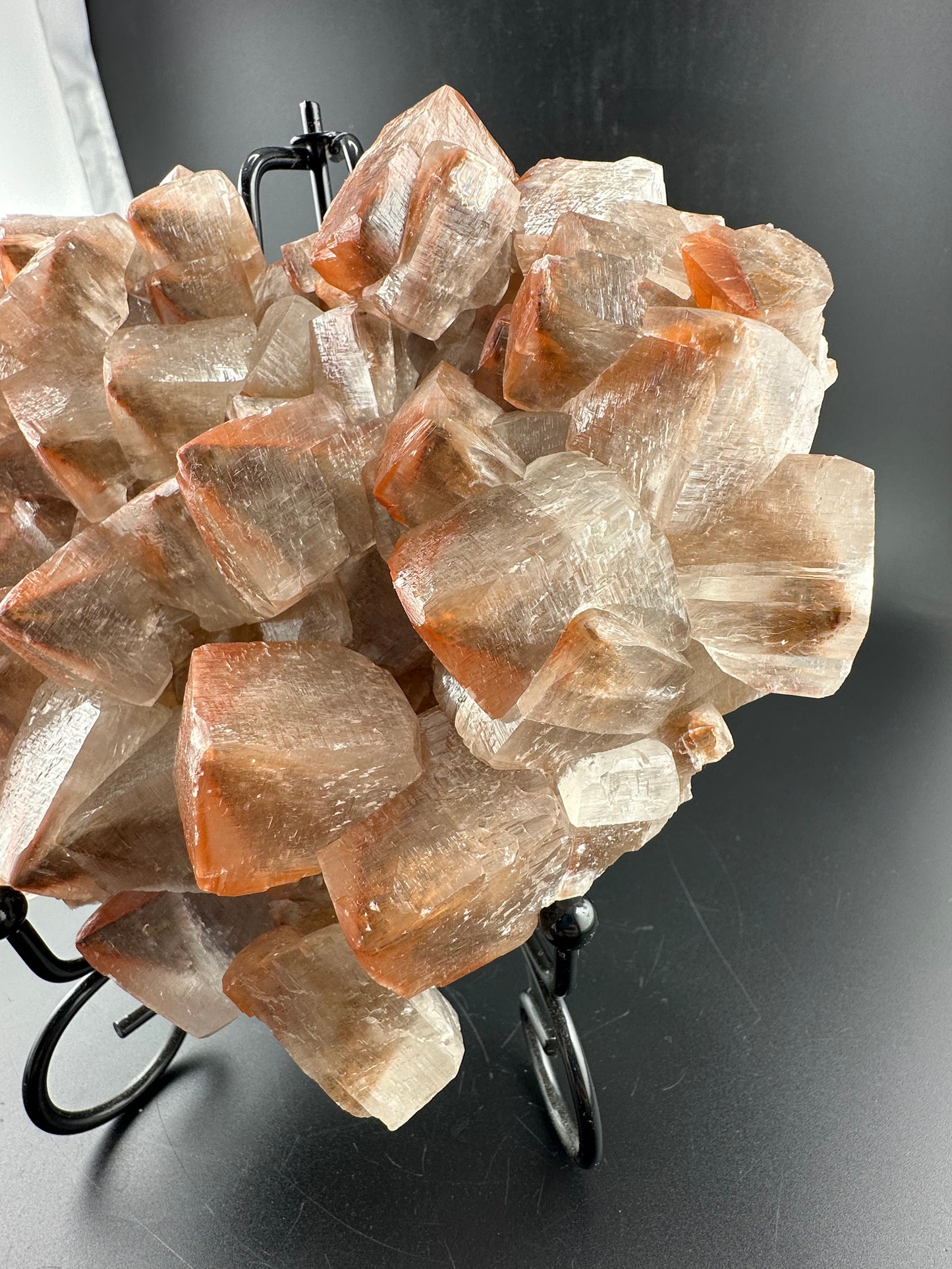 large cubic calcite cluster “heart” from Daye, Hubei, China