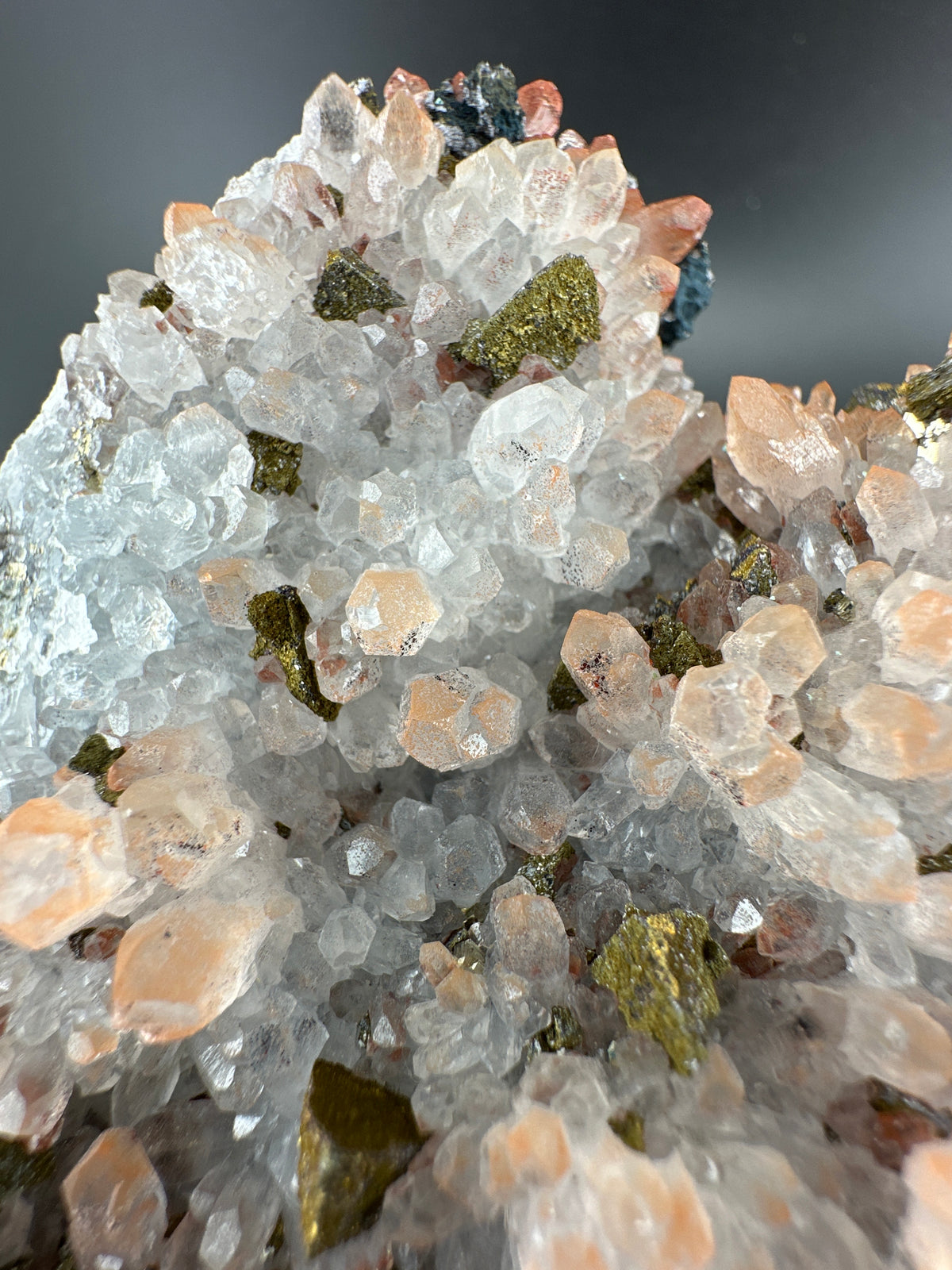 Hematite-included Quartz from Jiangxi, China