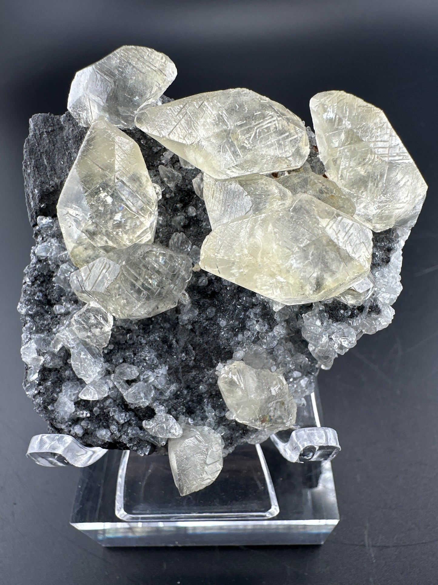 double-terminated, twinned Calcite, Anhui, China.