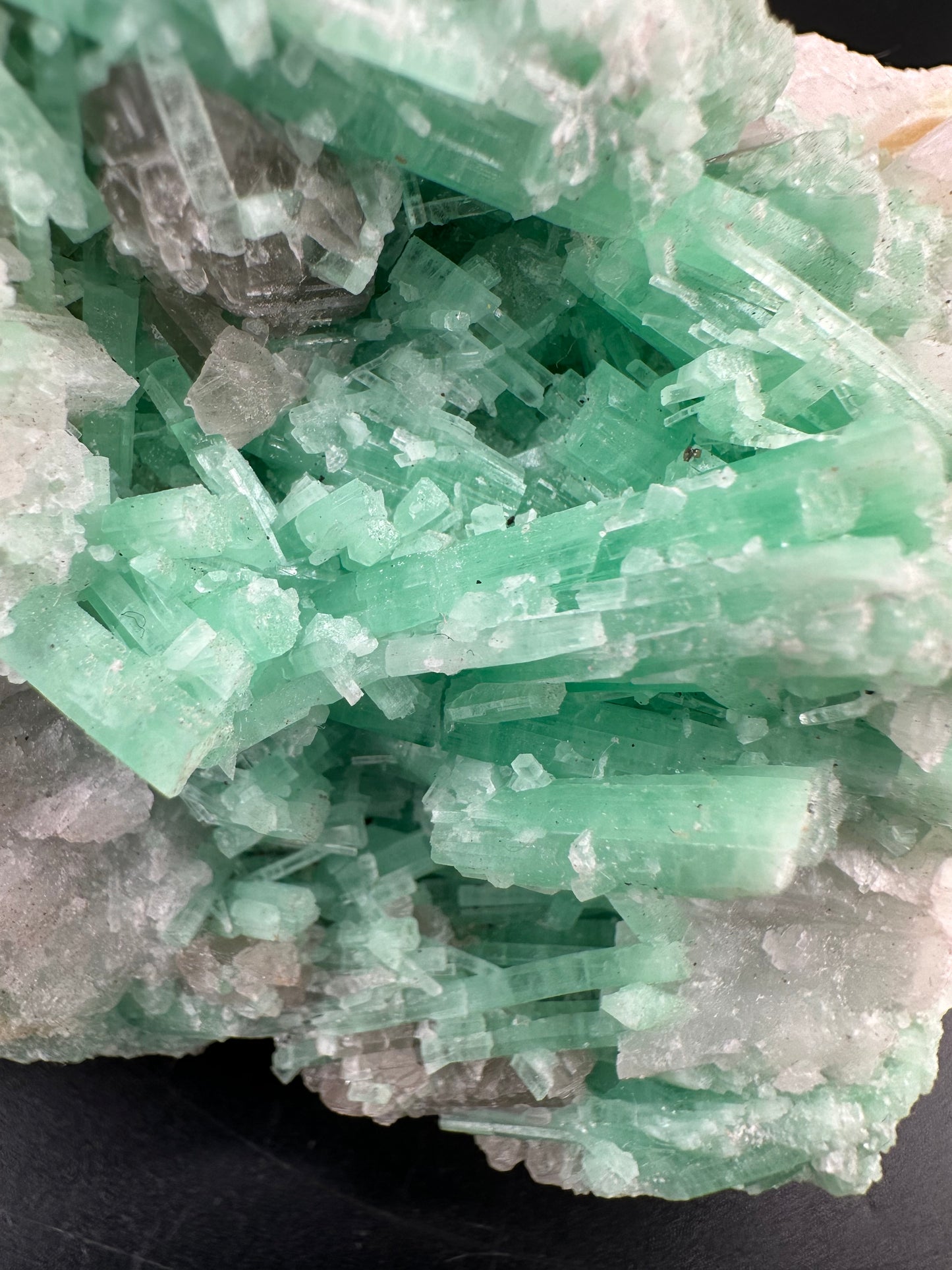 Emerald in Quartz Matrix, Yunnan