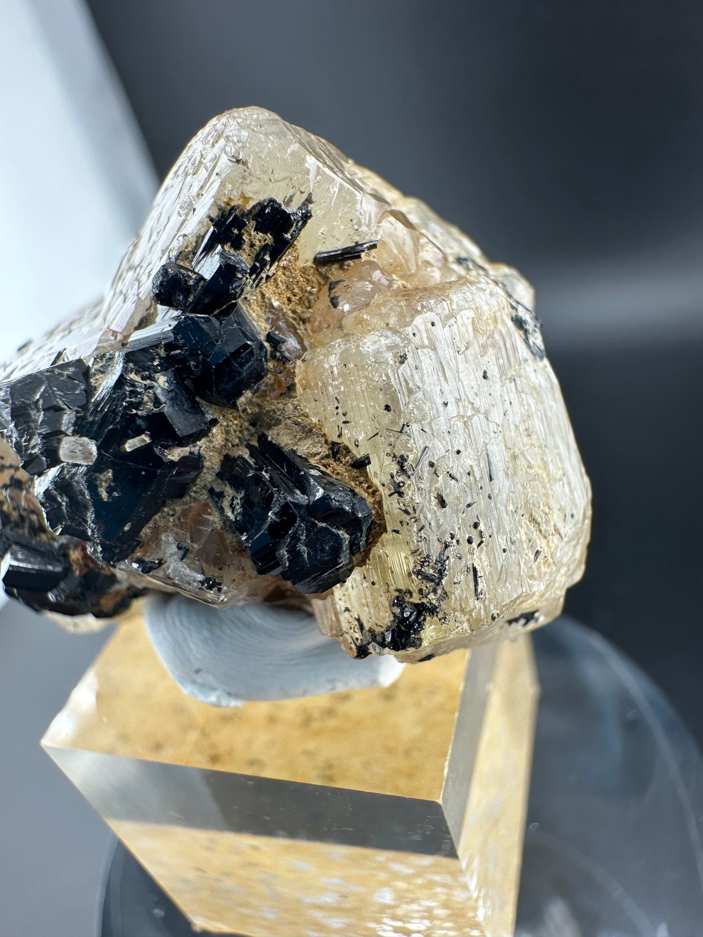 Goshenite, Schorl: Namibia
