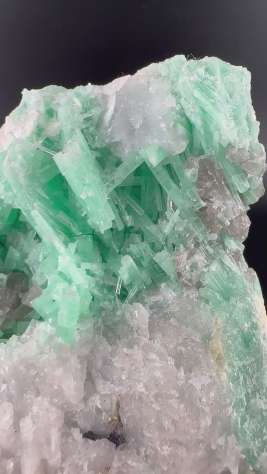 Emerald in Quartz Matrix, Yunnan