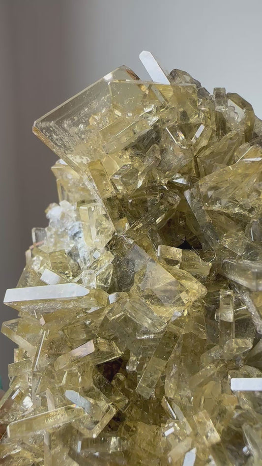 gemmy, tabular Baryte, Meikle Mine, Nevada